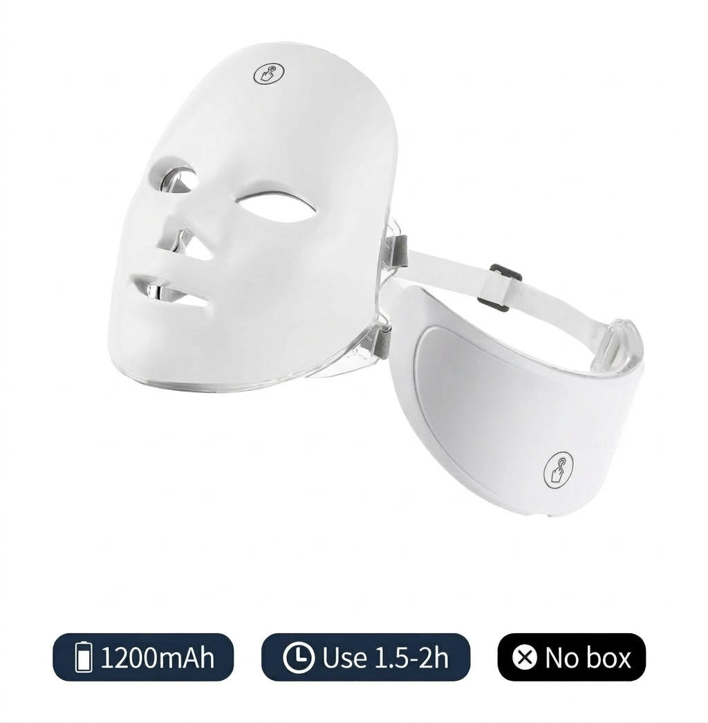Mujer usando la máscara LED en rostro y cuello